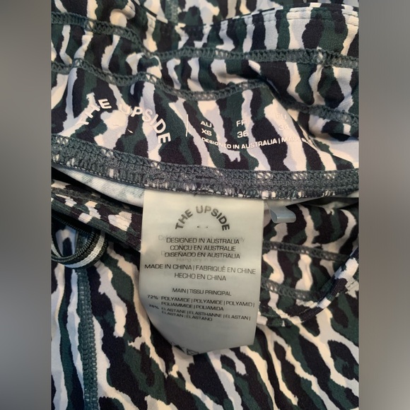 The Upside workout set - Picture 3 of 7